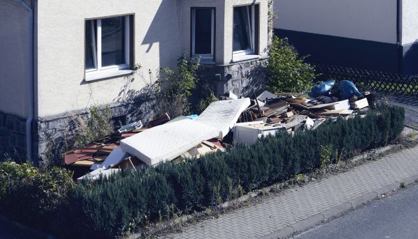 Yard Junk Removal in St Louis