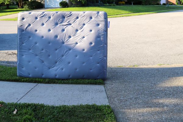Mattress Removal Service in St Louis